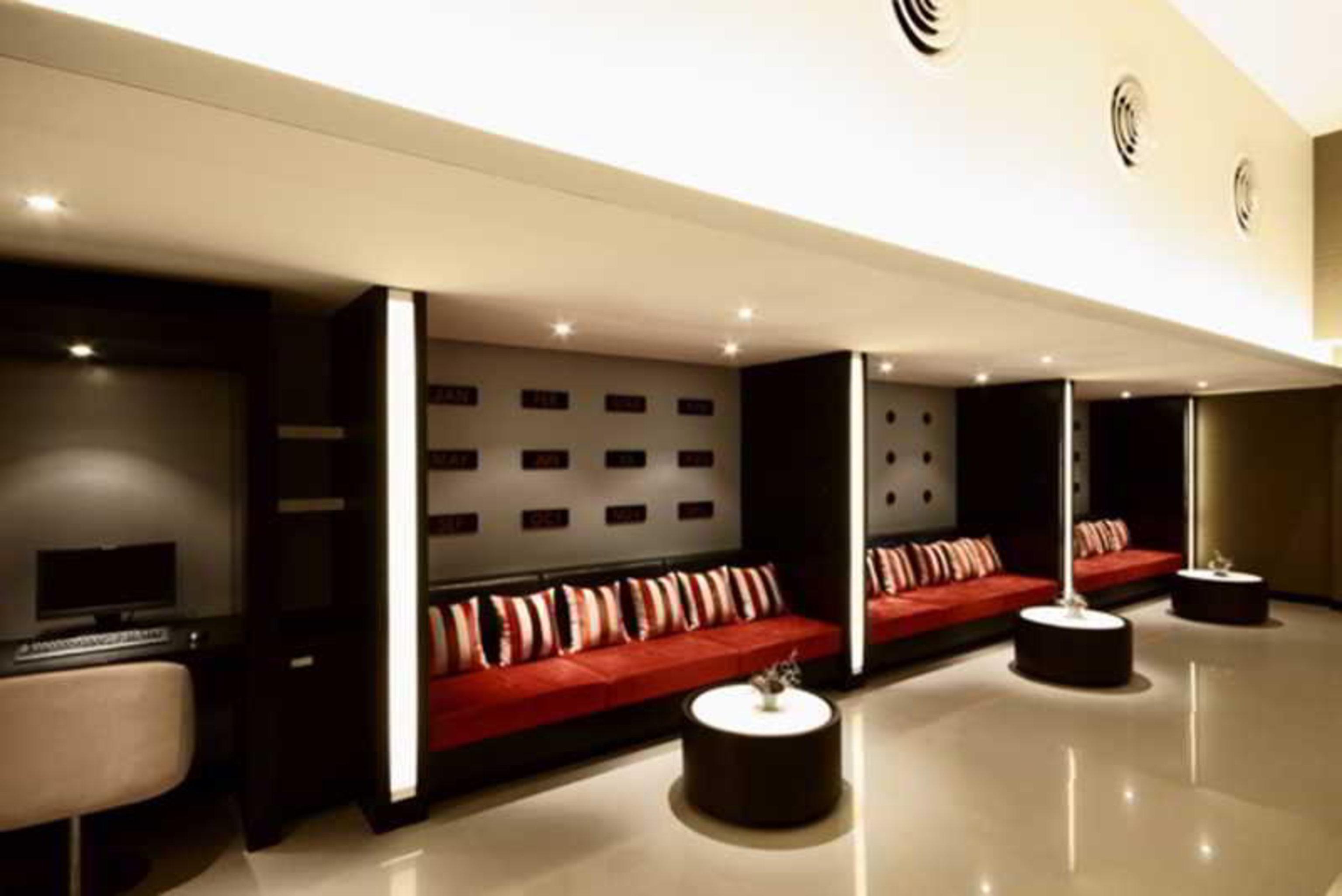 Tsix5 Hotel Pattaya Buitenkant foto