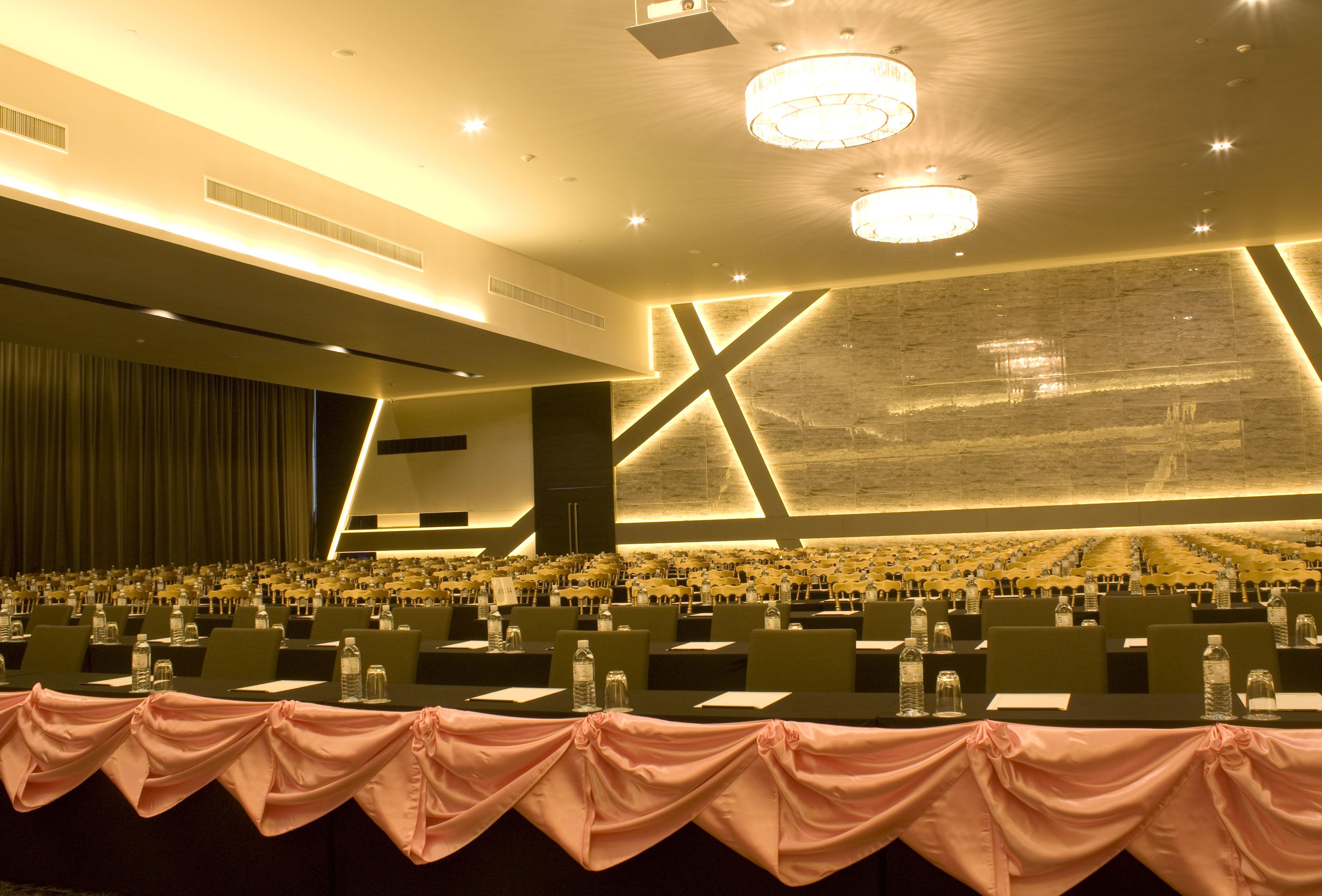 Tsix5 Hotel Pattaya Buitenkant foto