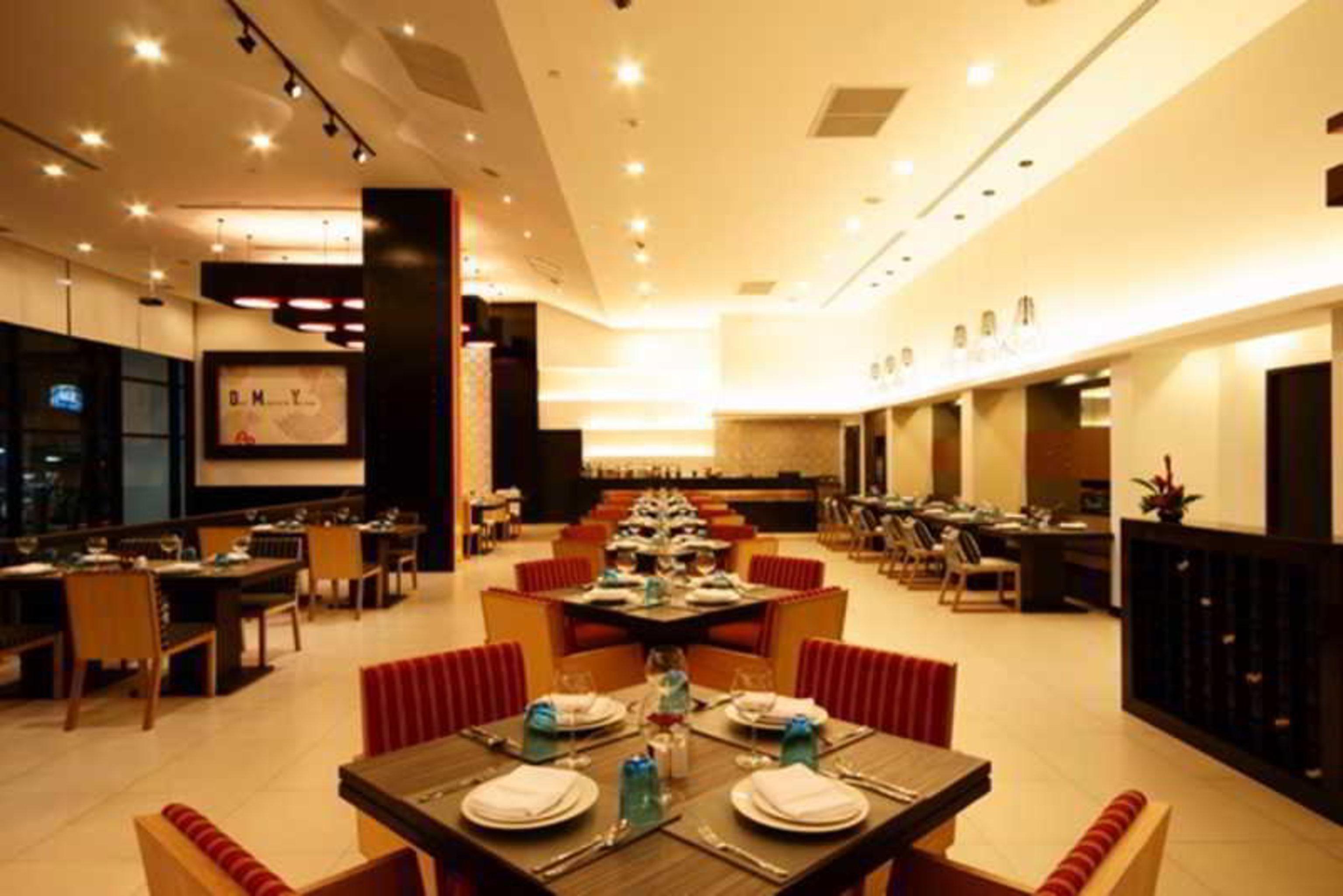 Tsix5 Hotel Pattaya Buitenkant foto