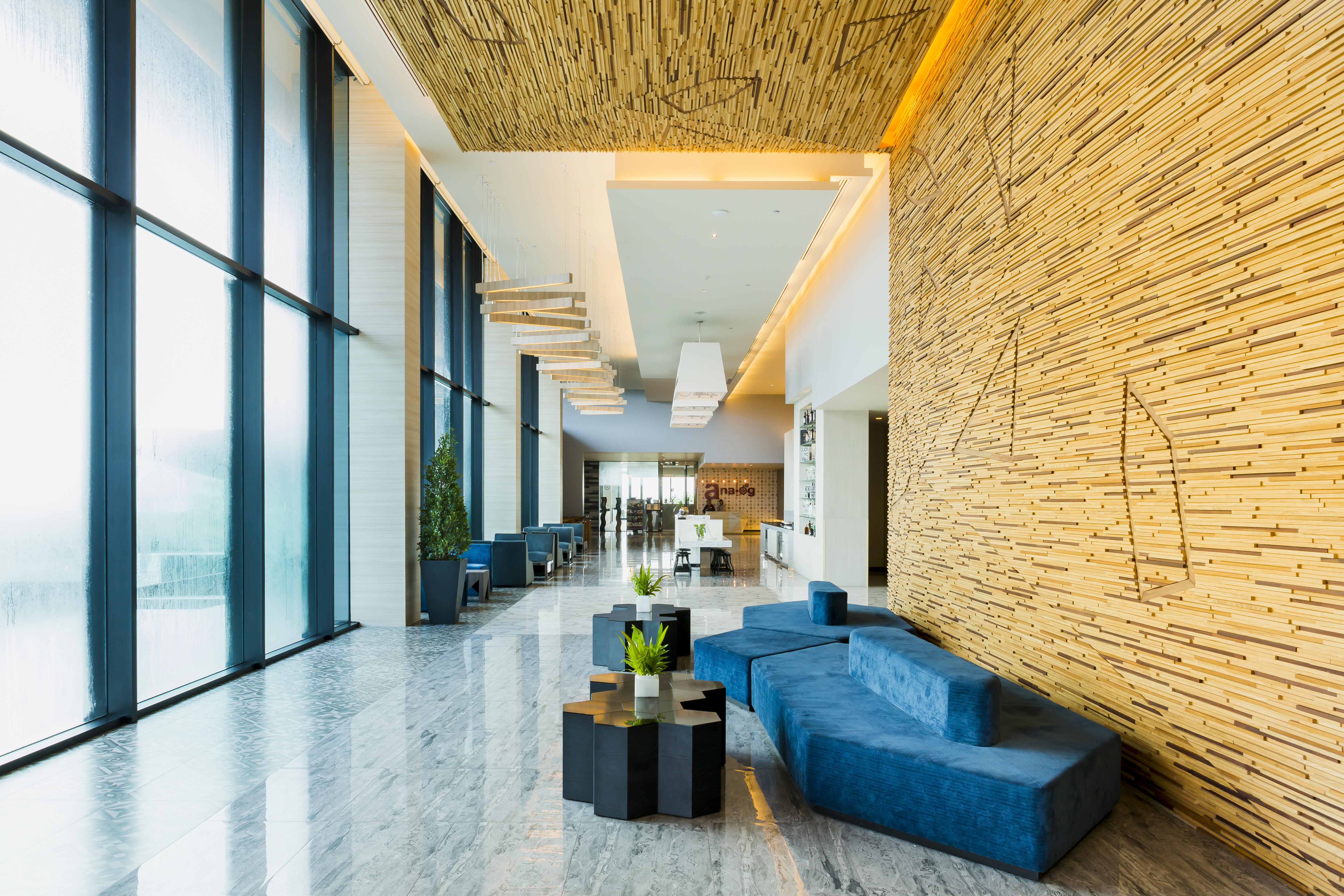 Tsix5 Hotel Pattaya Buitenkant foto