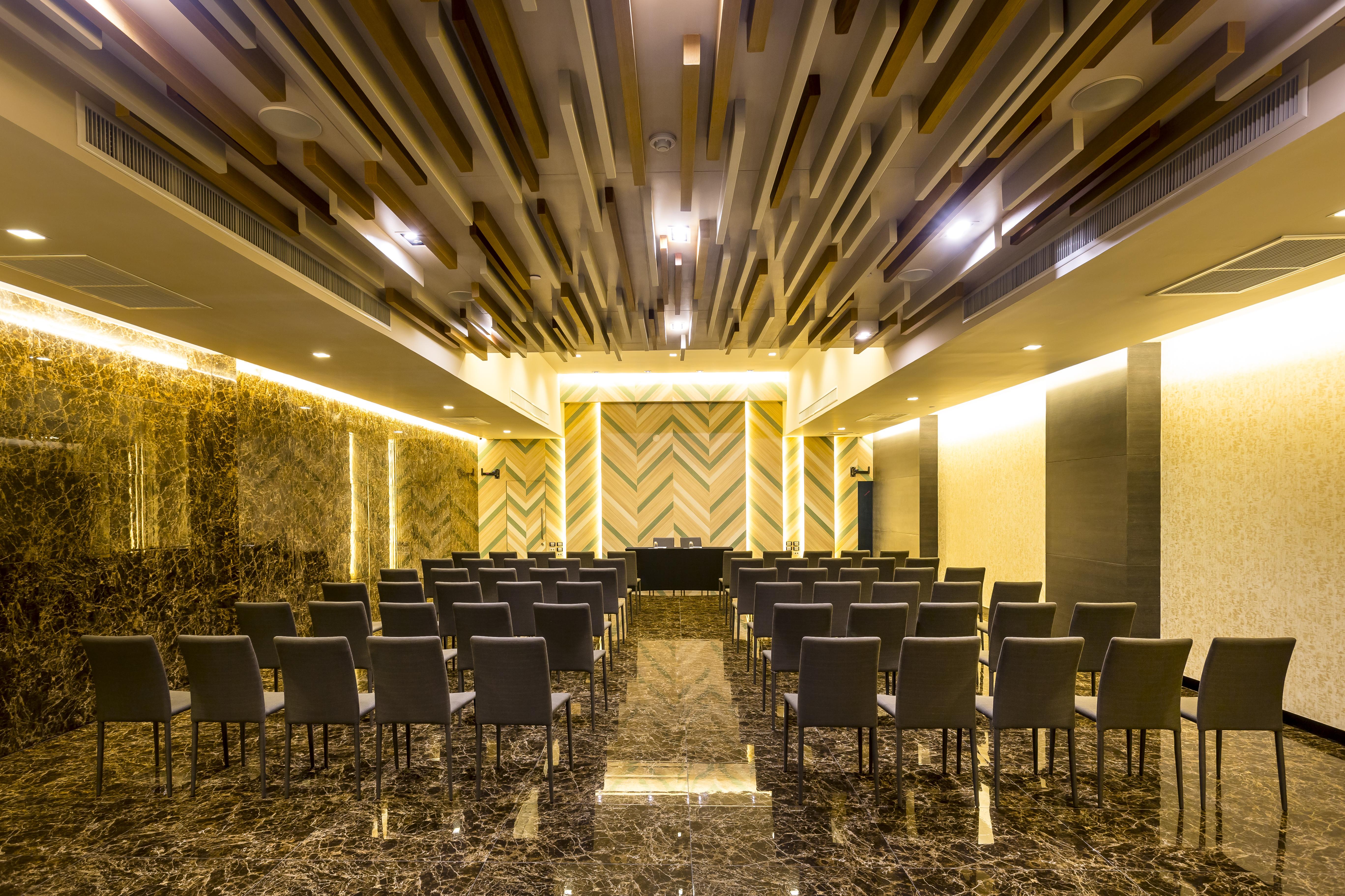 Tsix5 Hotel Pattaya Buitenkant foto