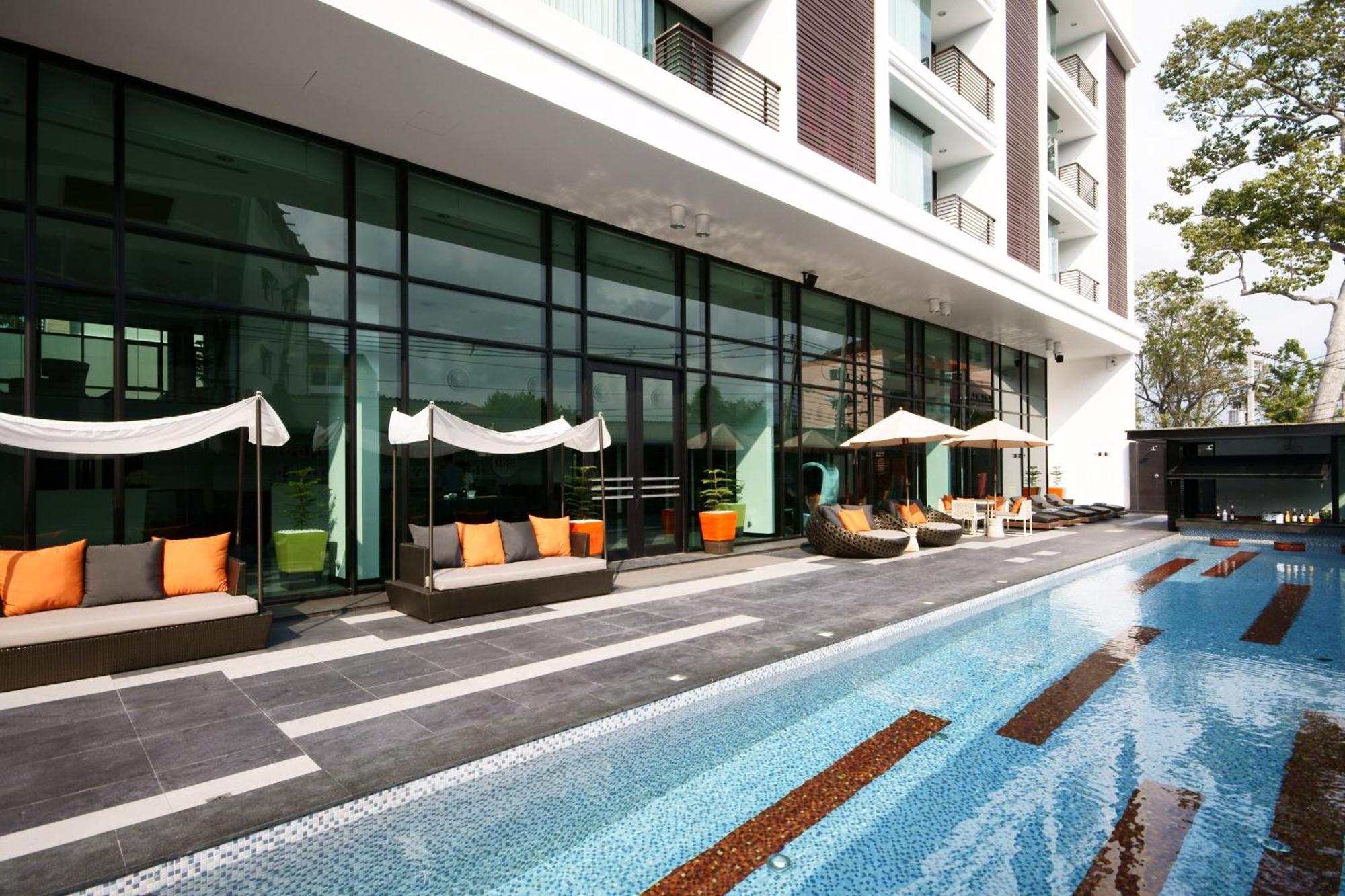 Tsix5 Hotel Pattaya Buitenkant foto