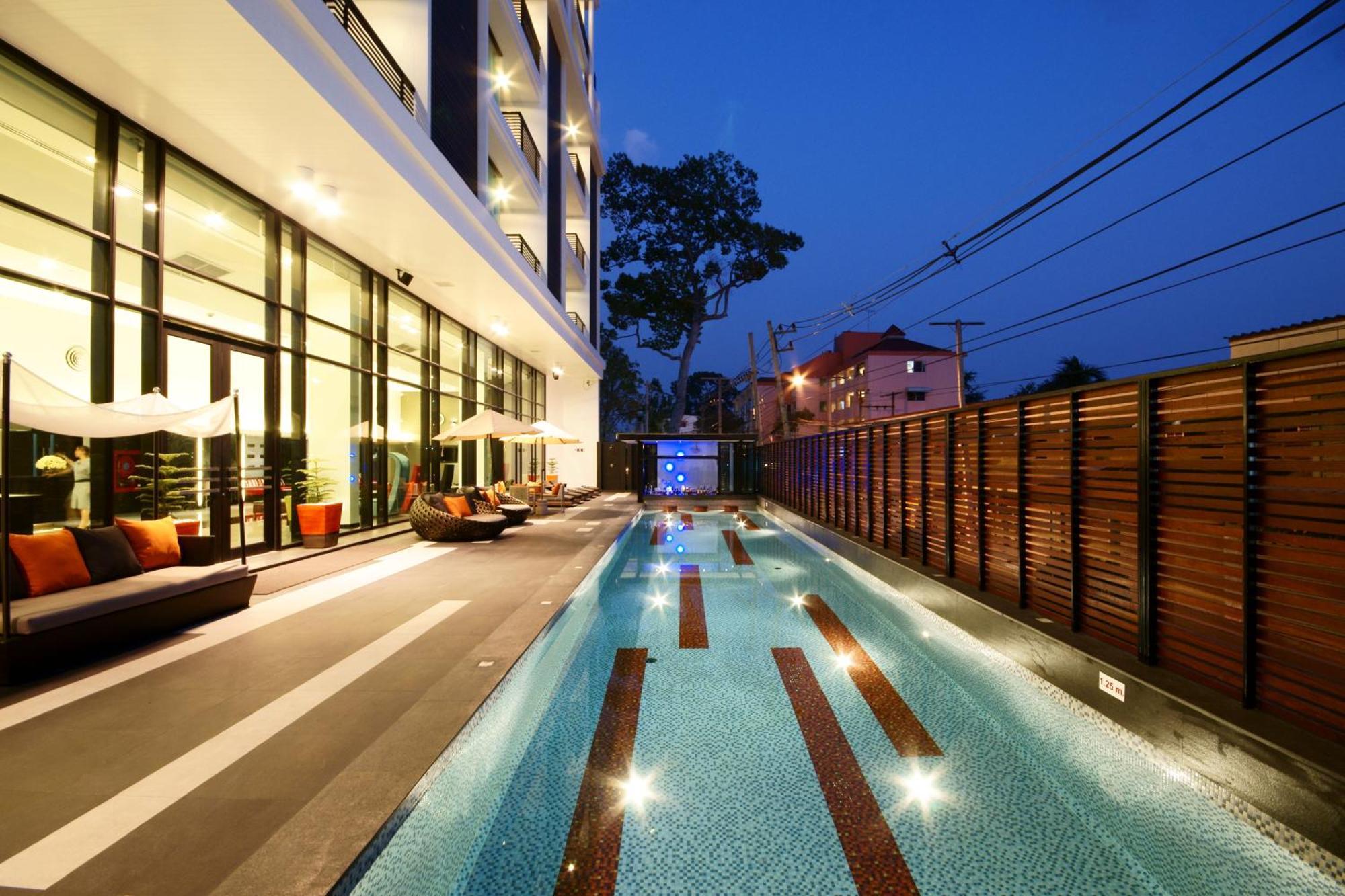 Tsix5 Hotel Pattaya Buitenkant foto