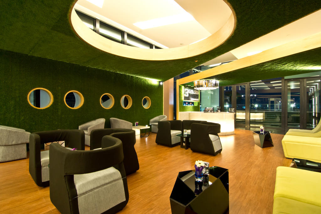 Tsix5 Hotel Pattaya Buitenkant foto