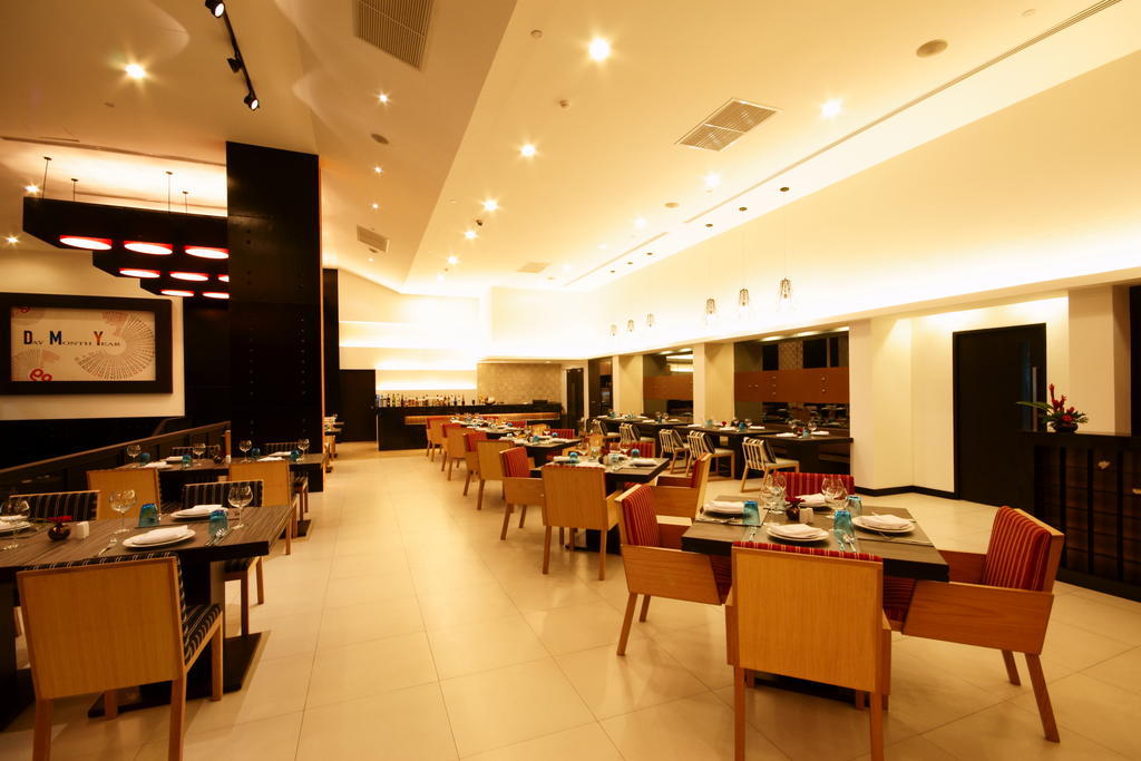 Tsix5 Hotel Pattaya Buitenkant foto