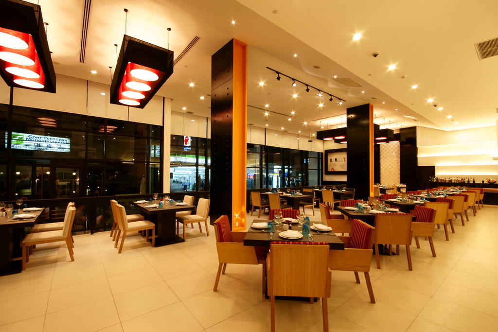 Tsix5 Hotel Pattaya Buitenkant foto