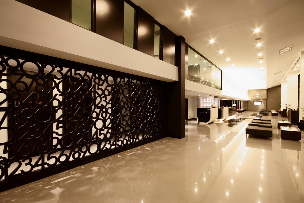 Tsix5 Hotel Pattaya Buitenkant foto