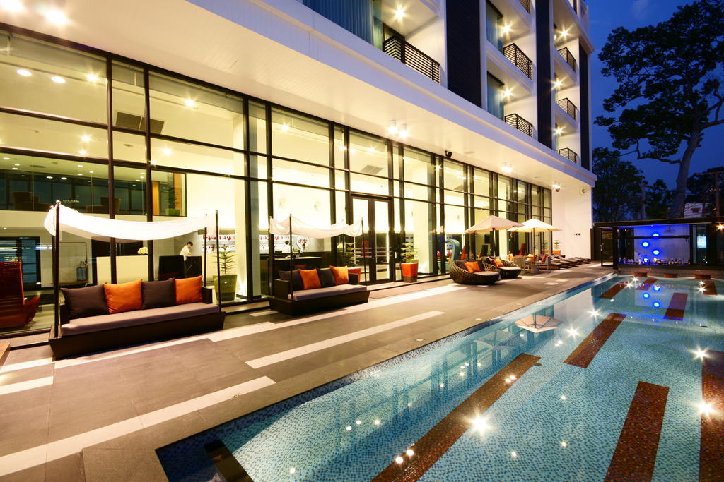 Tsix5 Hotel Pattaya Buitenkant foto