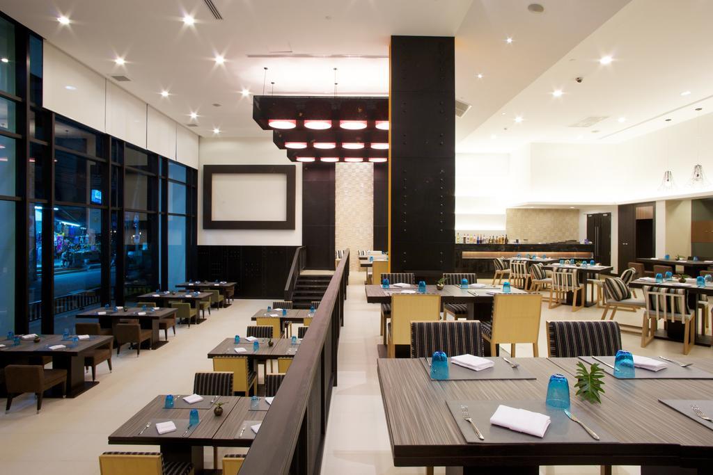 Tsix5 Hotel Pattaya Buitenkant foto