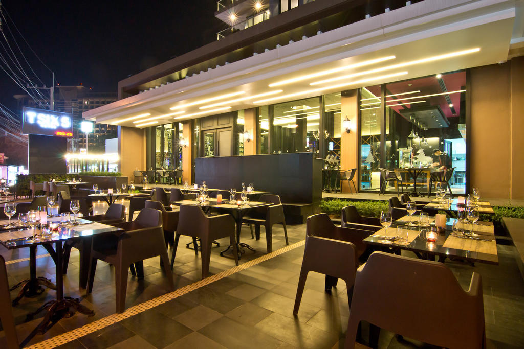Tsix5 Hotel Pattaya Buitenkant foto