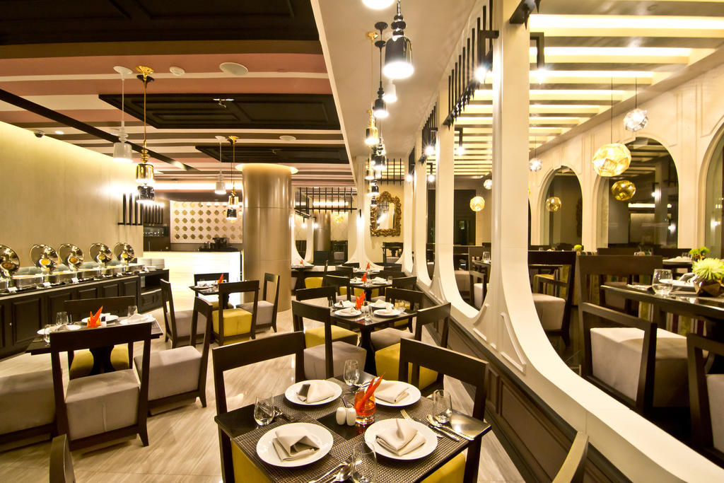 Tsix5 Hotel Pattaya Buitenkant foto
