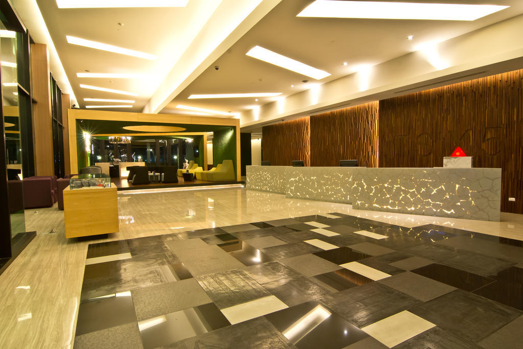 Tsix5 Hotel Pattaya Buitenkant foto